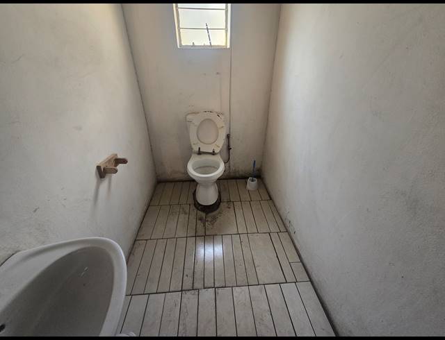 1,600M² WAREHOUSE TO LET IN ANDERBOLT